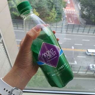 몽베스트 Montbest with Sparkling water Plain 20병 — 5점을 준 리뷰어가 2022년 7월 올린 사용 사진