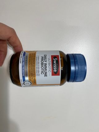 Swisse 스위스 데일리 이뮨 프로바이오틱스 10억, 30정 — 4점을 준 리뷰어가 2021년 4월 올린 사용 사진