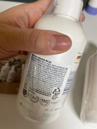mom e 맘이 내추럴 베이비 케어 샴푸앤바스+로션 — 5점을 준 리뷰어가 2021년 1월 올린 사용 사진