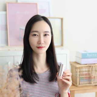 바르는뷰티 데생멀티밤 식물유래성분 97 저분자콜라겐 피부수분 미백 주름개선 멀티밤스틱 — 5점을 준 리뷰어가 2021년 11월 올린 사용 사진