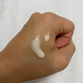 산수시 데포 세럼 수분 물광 비타민 에센스 50ml 기초화장품 — 4.5점을 준 리뷰어가 2021년 6월 올린 사용 사진