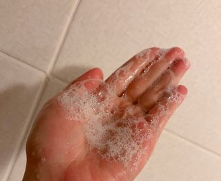 닥터시드 페퍼민트 앤 레몬 비건 비듬케어 쿨 탈모 샴푸 (1000ml) — 4.5점을 준 리뷰어가 2023년 7월 올린 사용 사진