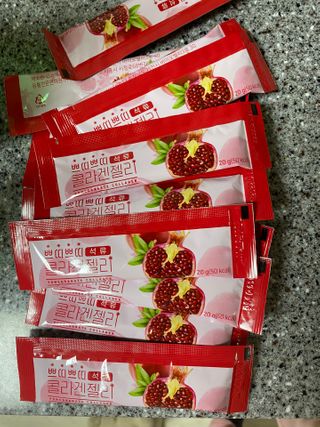 헬스업_쁘띠쁘띠석류콜라겐젤리_20g x 14포 — 5점을 준 리뷰어가 2021년 1월 올린 사용 사진
