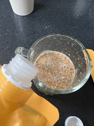 [덜다] 든든 식물성 단백질 쉐이크 40g X 7입 (곡물/딸기) — 5점을 준 리뷰어가 2023년 8월 올린 사용 사진