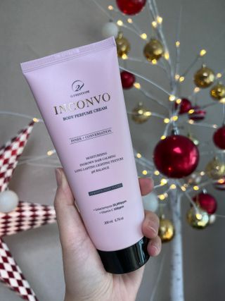 오투에니원 인컨보 바디 퍼퓸 크림 200ml — 5점을 준 리뷰어가 2022년 12월 올린 사용 사진