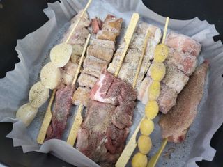 [다물꼬치] 모듬꼬치 10개 +데리야끼소스120g+매운고추소스120g — 4점을 준 리뷰어가 2021년 10월 올린 사용 사진