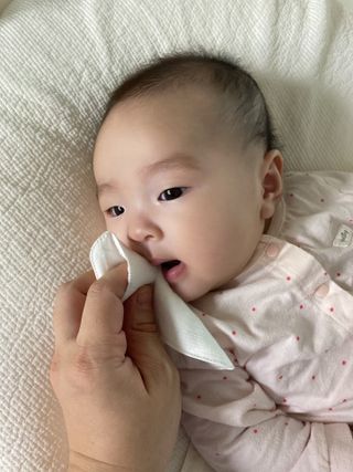 디어엘로디 프리미엄 유기농 유아 솜티슈 40매 3Pack +60매 1Pack 혼합형 — 5점을 준 리뷰어가 2021년 4월 올린 사용 사진