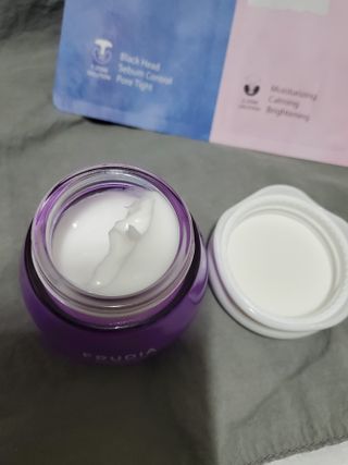 [후르디아] 72시간 블루베리 속살 수분크림 — 4점을 준 리뷰어가 2021년 5월 올린 사용 사진