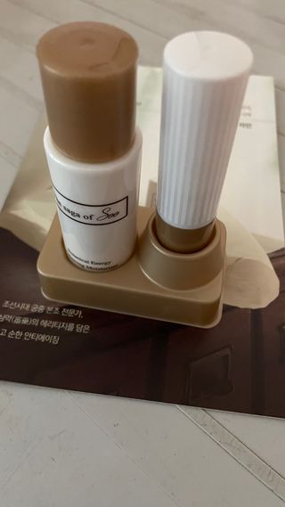 더사가오브수 [사가수] 효혜윤 보태니컬 에너지 에센스인로션 20ml /아이포올 스틱 3g — 5점을 준 리뷰어가 2023년 2월 올린 사용 사진