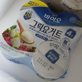 매일바이오 그릭요거트 오리지널 플레인 4개, 로스터리 커피믹스 4개 — 4점을 준 리뷰어가 2021년 12월 올린 사용 사진
