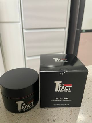 The Fact 더팩트 에스에프엔 브라이트닝 안티 링클 크림 50ml — 5점을 준 리뷰어가 2022년 5월 올린 사용 사진
