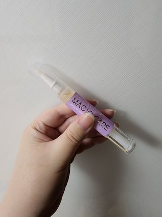 뷰젤 매직케어 네일솔루션 손발톱 보습 영양제 펜슬타입 5ml — 4점을 준 리뷰어가 2022년 3월 올린 사용 사진