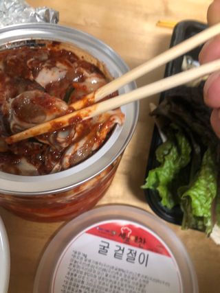 셰프애찬 별미김치 굴겉절이 1kg — 5점을 준 리뷰어가 2022년 12월 올린 사용 사진