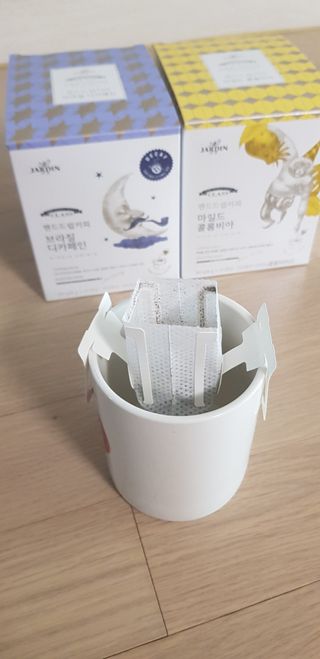 (주)쟈뎅 쟈뎅 클래스 핸드 드립 커피 10P 2종_디카페인 1종+랜덤 플레이버 1종 — 5점을 준 리뷰어가 2021년 4월 올린 사용 사진