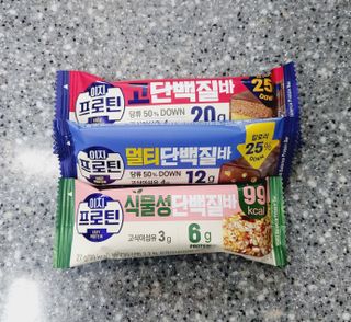 이지프로틴바 3종x각 2ea (고단백질바, 멀티단백질바, 식물성단백질바) — 5점을 준 리뷰어가 2024년 3월 올린 사용 사진