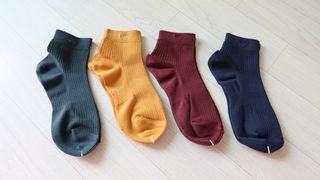 [사이즈가 있는 양말 필로이] 남/여 골지 발목 양말 4족 세트 남【S, M, L, XL】여【S, M, L】_컬러 랜덤 — 5점을 준 리뷰어가 2022년 6월 올린 사용 사진
