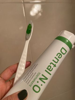 프리마인 유해균 뿐만 아니라 유익균까지 씻어내는 치약은 그만, 건강한 구강환경을 만드는 덴탈엔오 — 5점을 준 리뷰어가 2022년 12월 올린 사용 사진