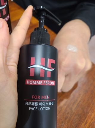 웰피아생활건강 웰피아 올인원 남성화장품 옴므페론 — 5점을 준 리뷰어가 2023년 1월 올린 사용 사진