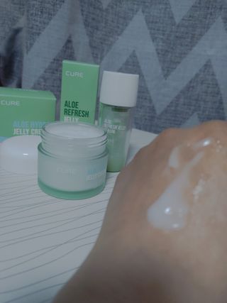 김정문알로에 큐어 큐어 알로에 리프레쉬 젤리 세럼, 큐어 알로에 하이드로 젤리 크림 — 3.5점을 준 리뷰어가 2021년 2월 올린 사용 사진