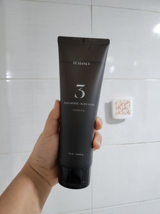 르핸스 퍼포밍 3 바디워시 비반트포렛/베티버포그 — 5점을 준 리뷰어가 2023년 1월 올린 사용 사진