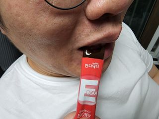 인디닥터 면역 생생 핑크 이뮨 젤리 + 타이탄 BCAA 프로틴 젤리스틱 — 5점을 준 리뷰어가 2022년 5월 올린 사용 사진