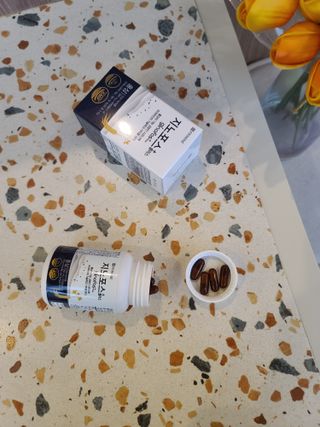 프리마인 홍삼의 강력한 에너지, 이제는 흡수율을 높인 최첨단 캡슐로 간편하게 초고속 충전하세요. — 4점을 준 리뷰어가 2022년 12월 올린 사용 사진
