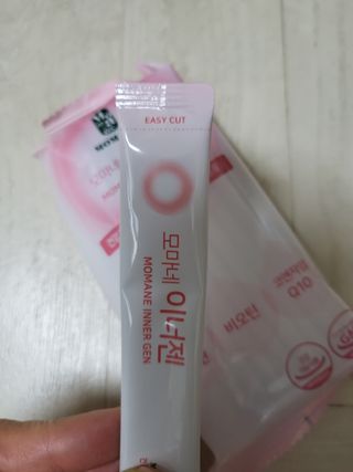 [모마네] 이너뷰티 히알루론산 비오틴 코큐텐 저분자피쉬콜라겐 - 3 g 30포 ★석류맛 — 5점을 준 리뷰어가 2021년 12월 올린 사용 사진