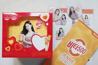 [광동제약] 비타500데일리스틱 제니 에디션60포&굿즈3종 — 4.5점을 준 리뷰어가 2021년 11월 올린 사용 사진