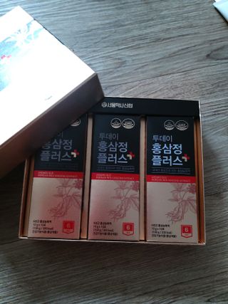 서울약사신협_투데이홍삼정플러스스틱_10g x 30포 — 5점을 준 리뷰어가 2021년 5월 올린 사용 사진