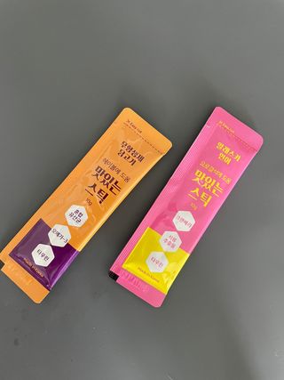 페페로니 맛있는 스틱 - 무항생제 닭고기 15개 + 알래스카 연어 15개 — 5점을 준 리뷰어가 2021년 8월 올린 사용 사진