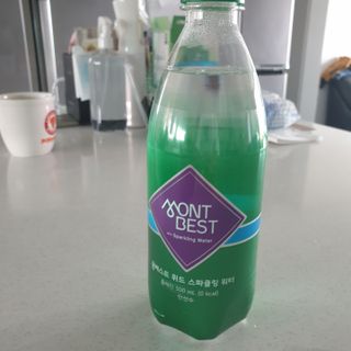몽베스트 Montbest with Sparkling water Plain 20병 — 5점을 준 리뷰어가 2022년 8월 올린 사용 사진