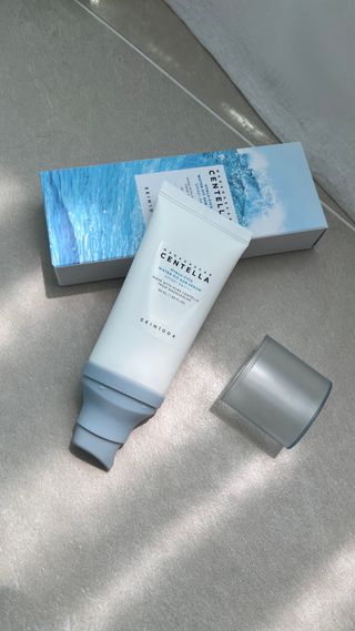 MF[스킨1004] 마다가스카르 센텔라 히알루-시카 워터핏 선세럼 50ml — 5점을 준 리뷰어가 2024년 5월 올린 사용 사진