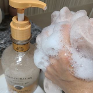 벨먼 내추럴스파 수분광채 스크럽 바디워시 600ml 5종 — 5점을 준 리뷰어가 2022년 5월 올린 사용 사진