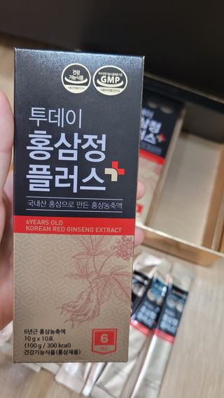 서울약사신협_투데이홍삼정플러스스틱_10g x 30포 — 4점을 준 리뷰어가 2021년 2월 올린 사용 사진