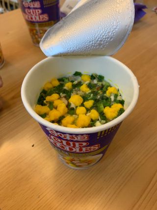 NISSIN 닛신 컵누들  4종 - 씨푸드오리지날, 씨푸드 스파이시, 씨푸드 커리, 씨푸드 XO소스 — 5점을 준 리뷰어가 2022년 4월 올린 사용 사진