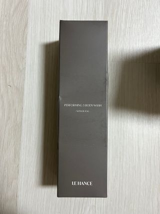 르핸스 퍼포밍 3 바디워시 비반트포렛/베티버포그 — 4점을 준 리뷰어가 2022년 12월 올린 사용 사진