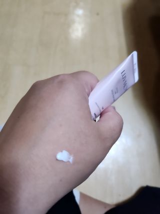 러브모아 향수 고체향수 승무원 고체향수 바르는 향수 니치향수 도손 우드세이지 앤 씨솔트 — 4.5점을 준 리뷰어가 2022년 12월 올린 사용 사진