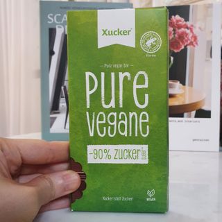 당류2g 자일리톨로 단맛을낸 슈카 퓨어비건 무설탕초콜릿 Xucker vegan 2개입 — 5점을 준 리뷰어가 2021년 4월 올린 사용 사진