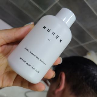 [HUREX] 휴렉스 볼류마이징 탈모완화 기능성 샴푸 본품+휴대용 — 5점을 준 리뷰어가 2021년 7월 올린 사용 사진