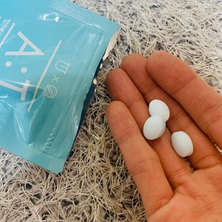 입 냄새 완화에 도움을 주는 에티켓 캔디 앳캔디 스트롱민트 — 4.5점을 준 리뷰어가 2021년 1월 올린 사용 사진