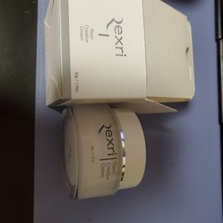 렉스리 크리에이티브 크림  Rexri Creative Cream — 5점을 준 리뷰어가 2021년 10월 올린 사용 사진