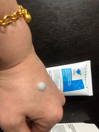 랑벨 수퍼내츄럴 아쿠아 수딩 크림 100ml — 5점을 준 리뷰어가 2022년 4월 올린 사용 사진