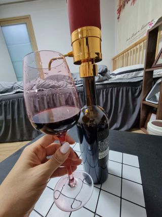 와인웨이터 당신은 별을 마시고있소, 크리비 와인 디스펜서 — 5점을 준 리뷰어가 2023년 1월 올린 사용 사진