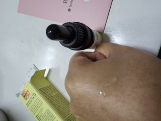 라라로즈데이 시즌2 천연 아로마오일 Y존 케어 속옷향수 이너퍼퓸 5ml  여성의 자존감을 UP시키자 — 5점을 준 리뷰어가 2021년 10월 올린 사용 사진