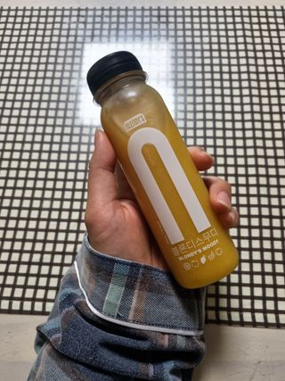 BLENDY'S 핑크 스무디+블론디 스무디 — 5점을 준 리뷰어가 2021년 10월 올린 사용 사진