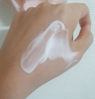[닥터문] 프리미엄 알로에베라 선크림 500ml — 5점을 준 리뷰어가 2022년 6월 올린 사용 사진