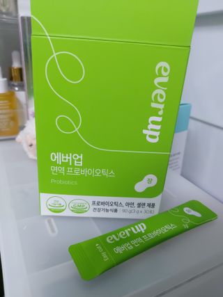 [몸엔용] 에버업 멀티비타민&미네랄, 눈건강 루테인 혈행건강 오메가3, 면역 프로바이오틱스 3종 택1 — 5점을 준 리뷰어가 2022년 4월 올린 사용 사진