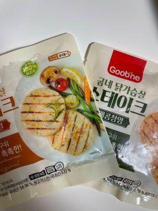 굽네몰 굽네 닭가슴살 스테이크 3종 9팩 — 5점을 준 리뷰어가 2021년 11월 올린 사용 사진
