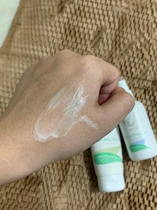 mom e 맘이 내추럴 베이비 케어 크림+바디오일 — 5점을 준 리뷰어가 2021년 1월 올린 사용 사진