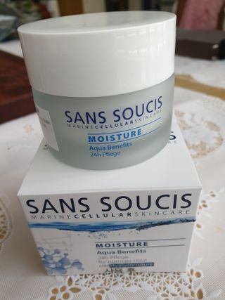 산수시 아쿠아 베네핏 24h 수부지 물광 속건조 수분크림 50ml — 5점을 준 리뷰어가 2021년 6월 올린 사용 사진